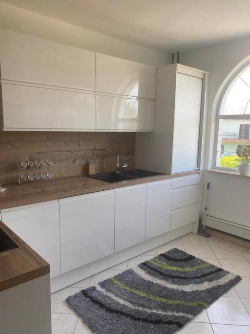 Lovely 3 Bedroom Apartment In Quiet Area W/ Pool Пула Экстерьер фото