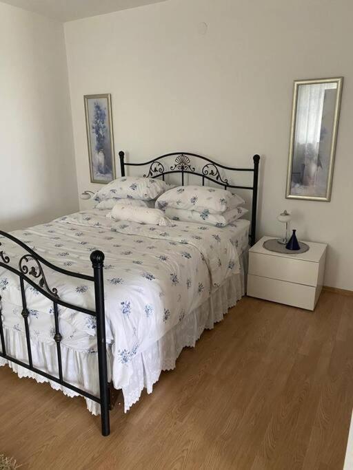 Lovely 3 Bedroom Apartment In Quiet Area W/ Pool Пула Экстерьер фото